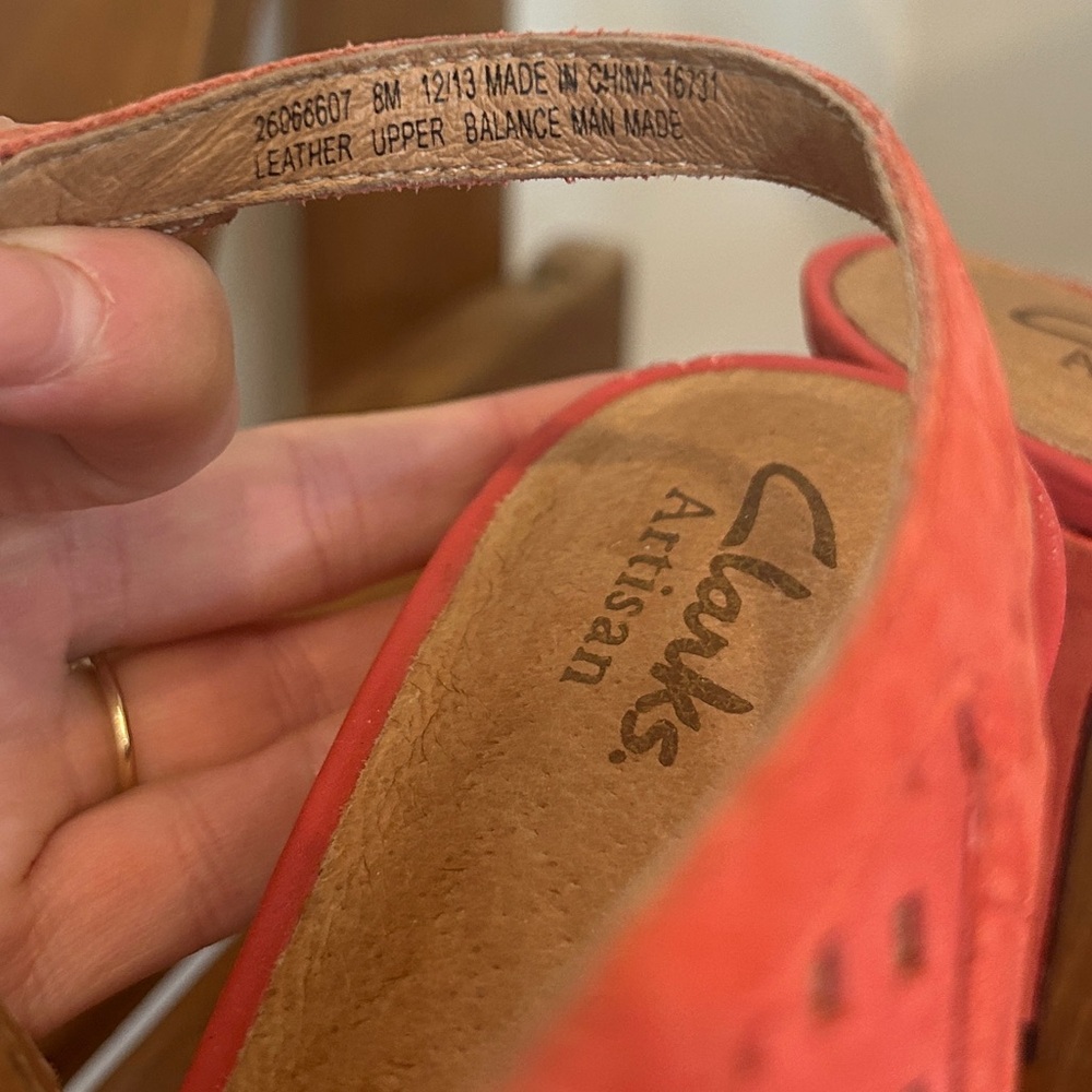 Clarks Artisan Wessex Shay Peep Toe Heels Coral Suede Leather Womens size 8 - Picture 4 of 7